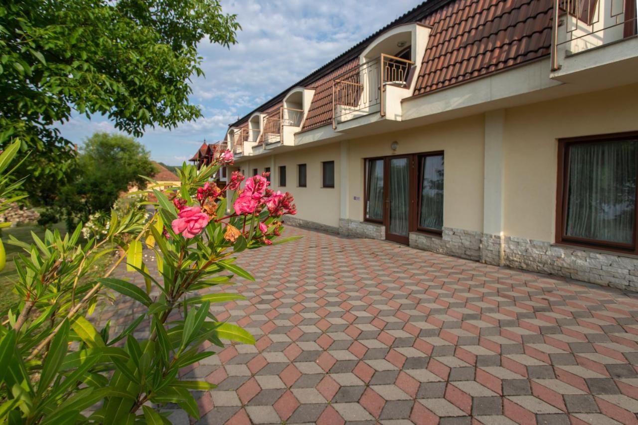 Bogács Margareta Apartman Es Ueduelohaz מראה חיצוני תמונה